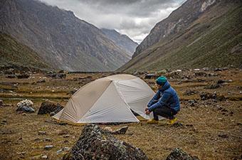 Big Agnes Tiger Wall UL3 mtnGLO Solution Dye tent (setting up in Peru)
